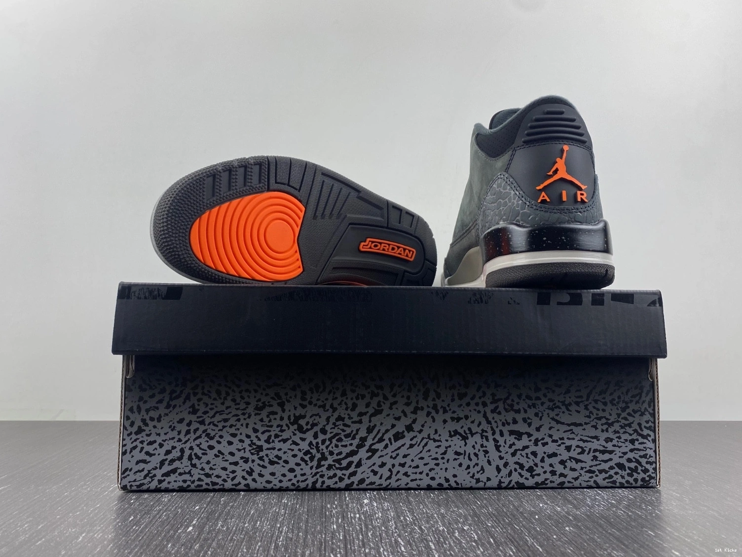 - Men's Jordan Fear CT8532-080 Retro (2023) 3 Pack 0203